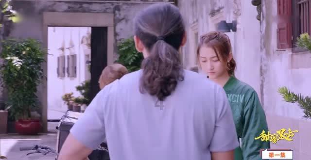 女子花三千住民宿给中评，遭电话轰炸，店家所谓的不卑躬屈膝是不是过头了？